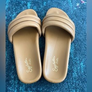 Seychelles Low Key Slides